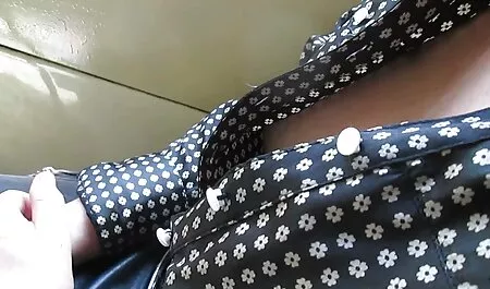 Cuckolds, خدمت 3 گاو نر در دانلود فیلمهای سوپر خارجی حالی که شوهرش صعود