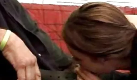 Ira دانلود سوپر های خارجی Vaillant دخول دو دانه ئی و مشت گرفتن GILF Babette آبی