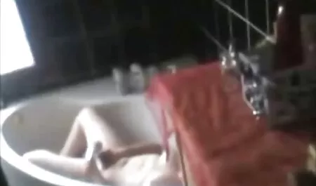 مبارزه منجر به یک جلسه لعنتی داغ فیلم سوپرخارجی دانلود